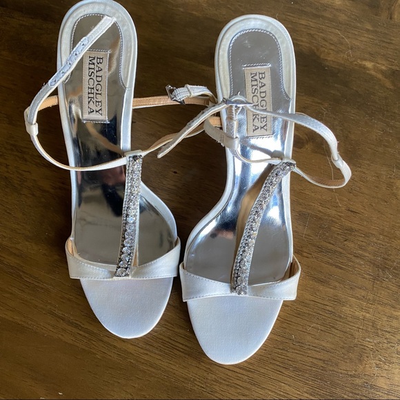 Badgely Mischka Wedding Bridal Shoe 8M Satin - Picture 5 of 8